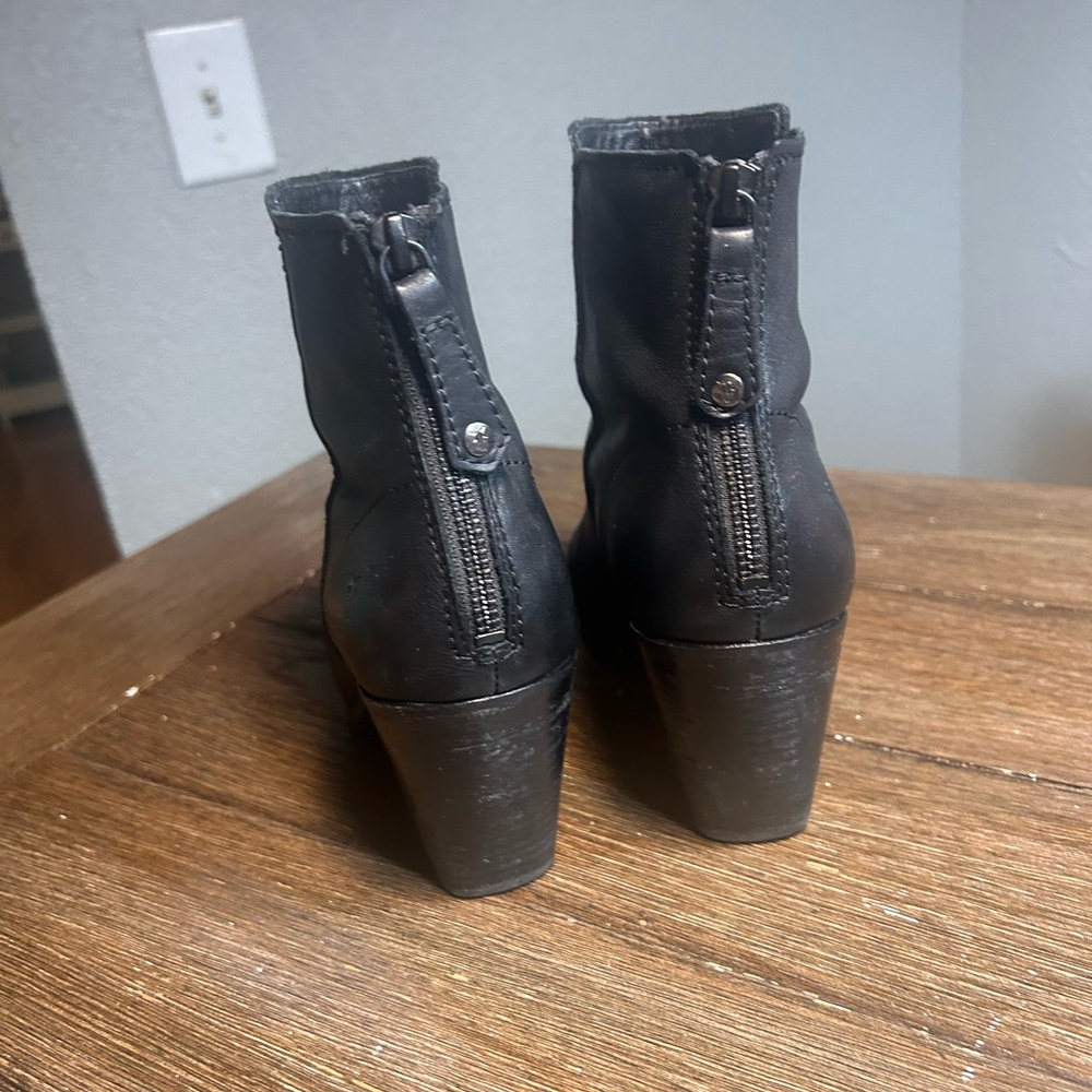 Frye Cameron soft leather zip back booties size 8.5 - Picture 7 of 12